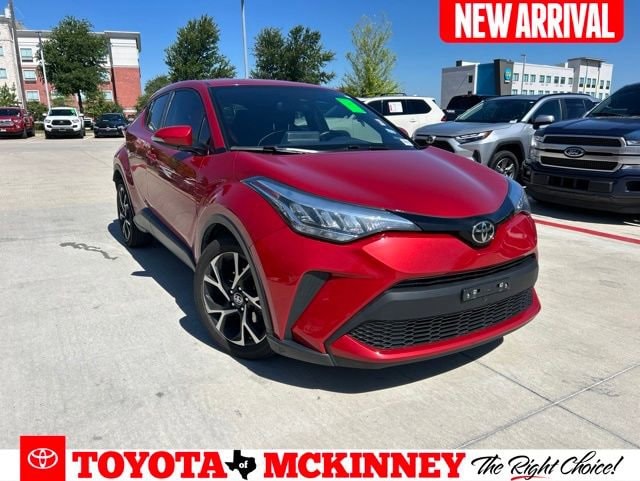 2021 Toyota C-HR XLE's photo