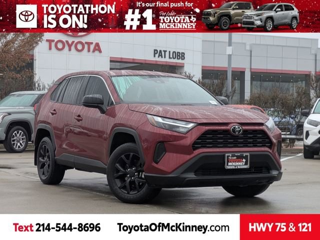2024 Toyota RAV4 LE's photo