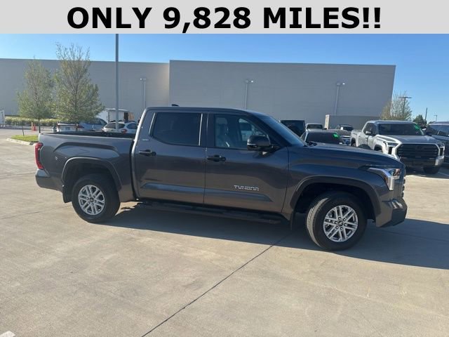 2025 Toyota Tundra SR5 photo 2