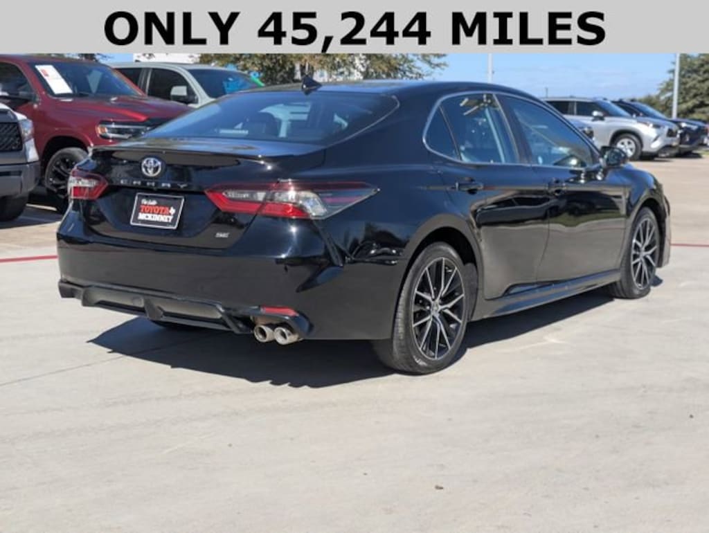 Used 2024 Toyota Camry SE Sedan