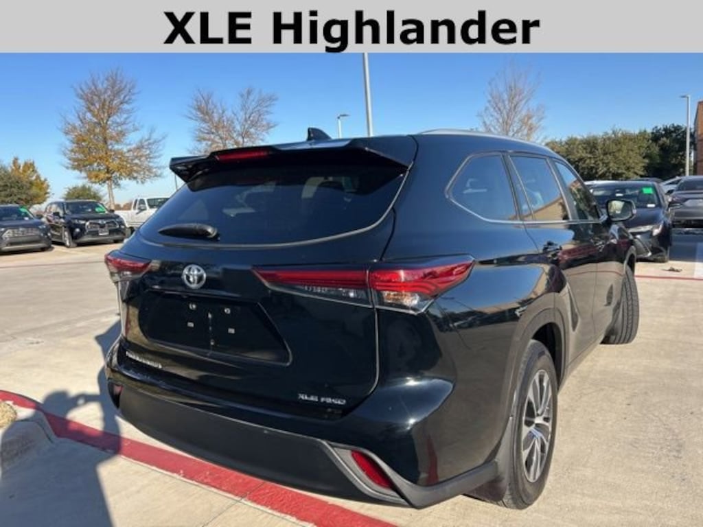 Used 2023 Toyota Highlander XLE SUV