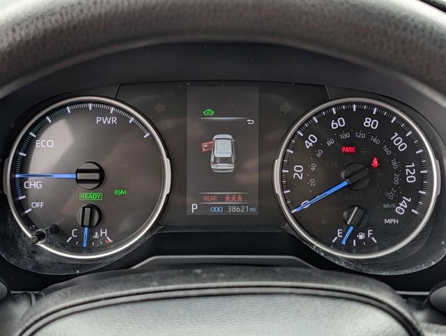 2022 Toyota RAV4 XLE - Photo 20