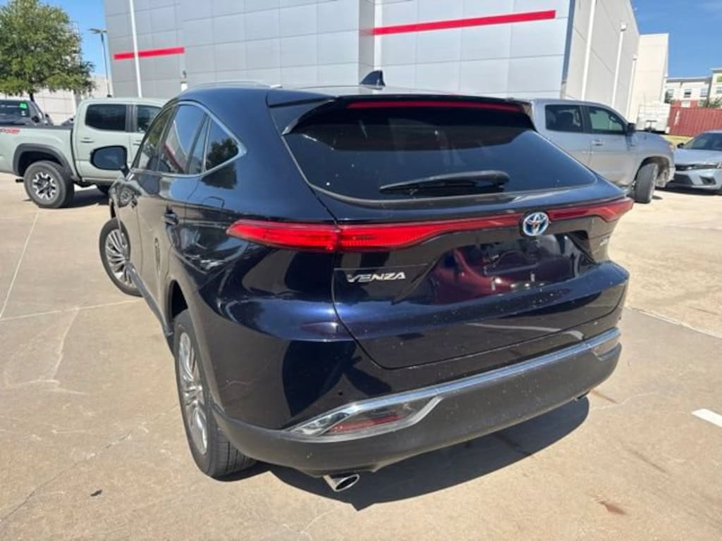 Used 2023 Toyota Venza XLE SUV