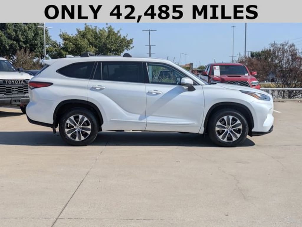 Used 2022 Toyota Highlander XLE SUV