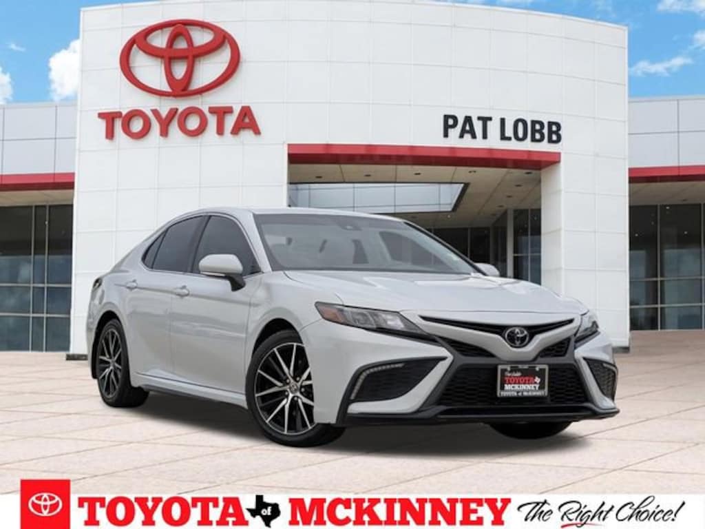 Used 2023 Toyota Camry SE Sedan