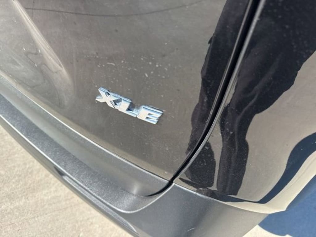 Used 2021 Toyota RAV4 XLE SUV