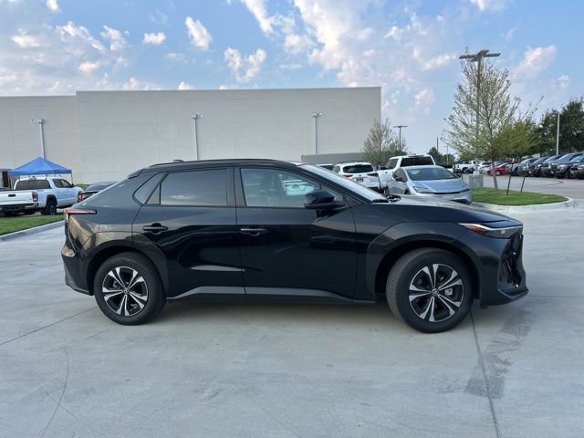 2024 Toyota bZ4X XLE photo 2