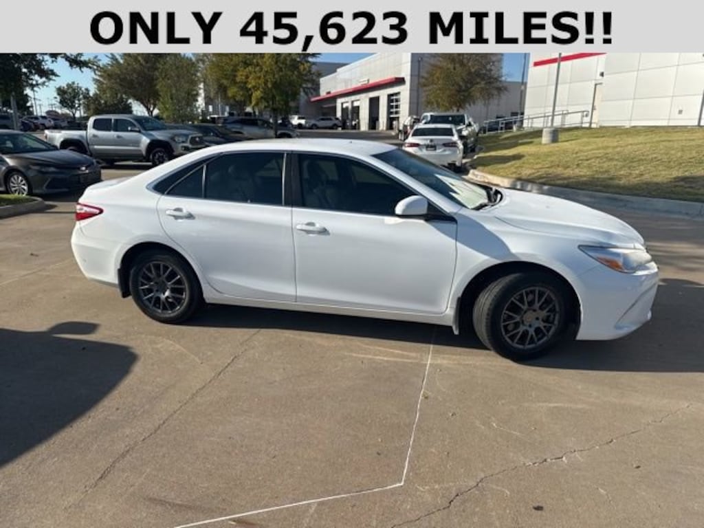 Used 2017 Toyota Camry LE Sedan