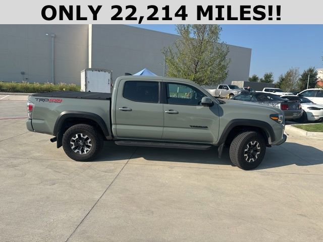 2023 Toyota Tacoma TRD Off-Road photo 2