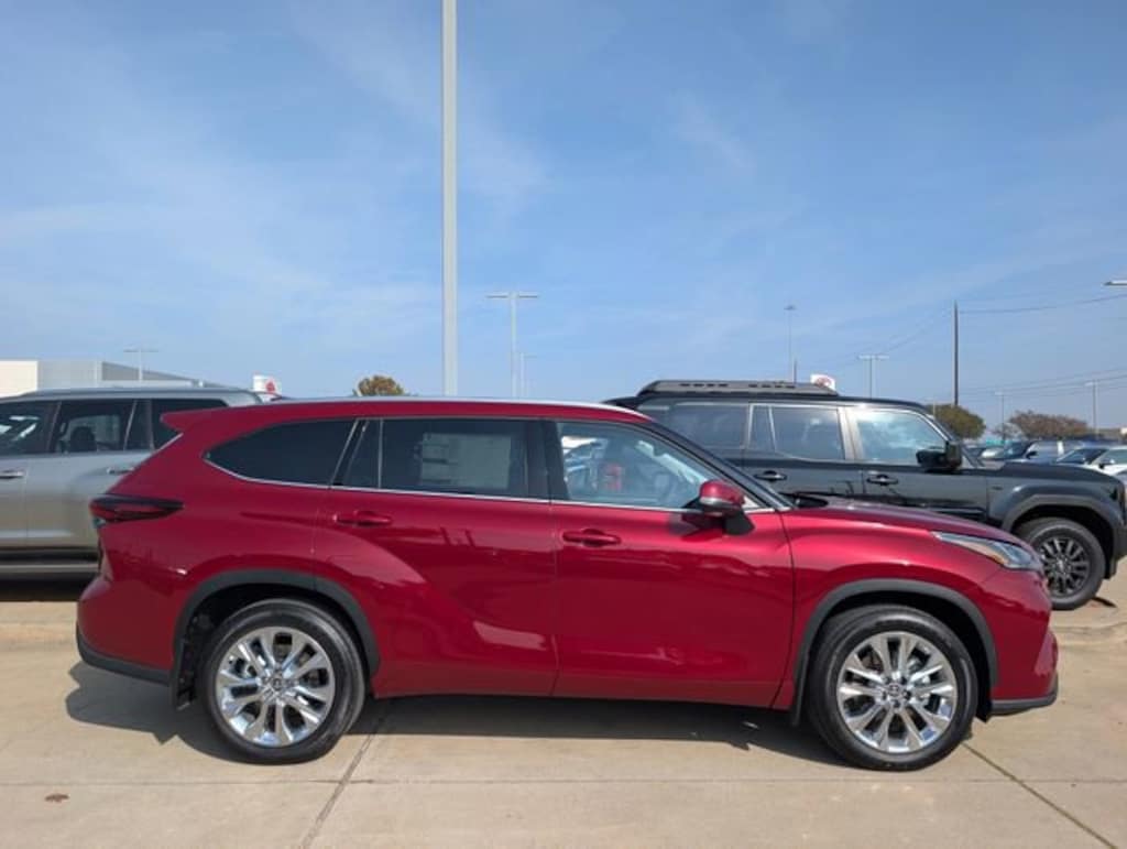 New 2026 Toyota Highlander Limited SUV