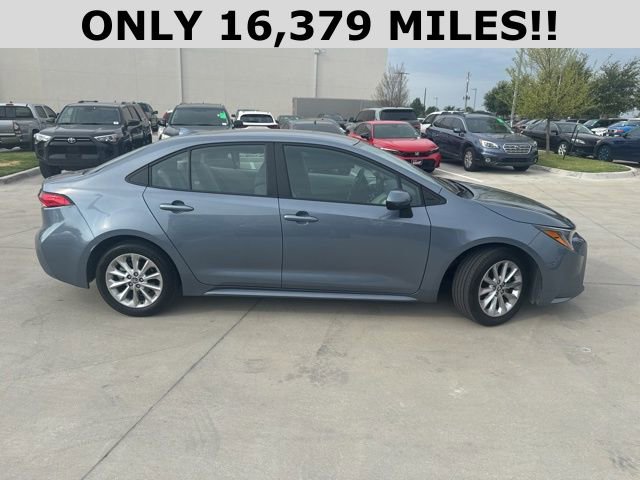 Used 2022 Toyota Corolla LE with VIN 5YFVPMAE7NP302076 for sale in Northfield, Minnesota