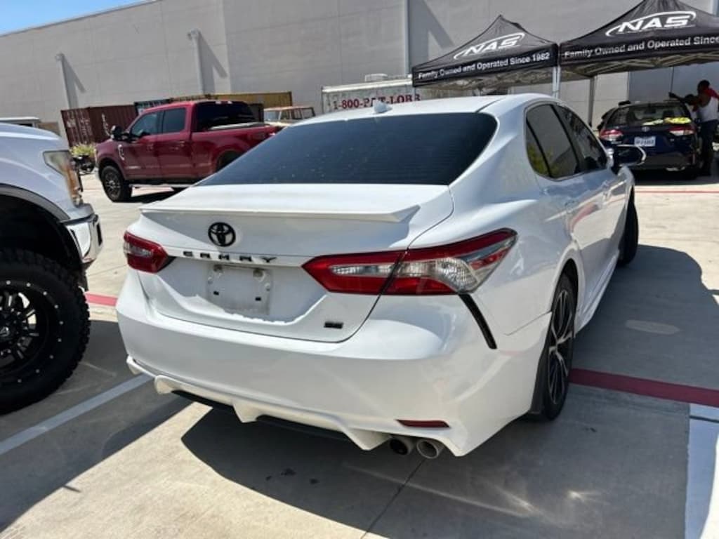 Used 2019 Toyota Camry SE Sedan