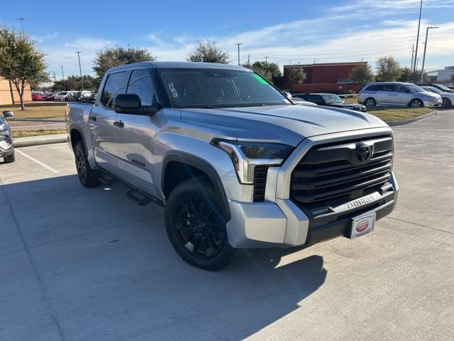 2023 Toyota Tundra SR5's photo