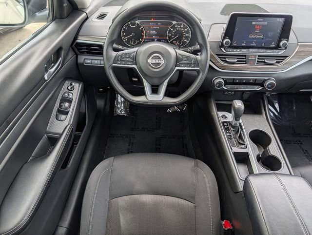 2025 Nissan Altima SV - Photo 12
