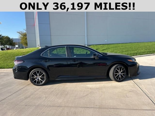 2024 Toyota Camry SE photo 2