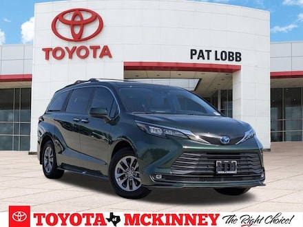 2025 Toyota Sienna XLE Van Passenger Van