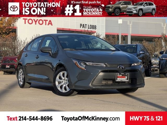 2024 Toyota Corolla LE's photo