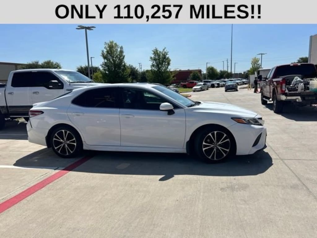 Used 2019 Toyota Camry SE Sedan