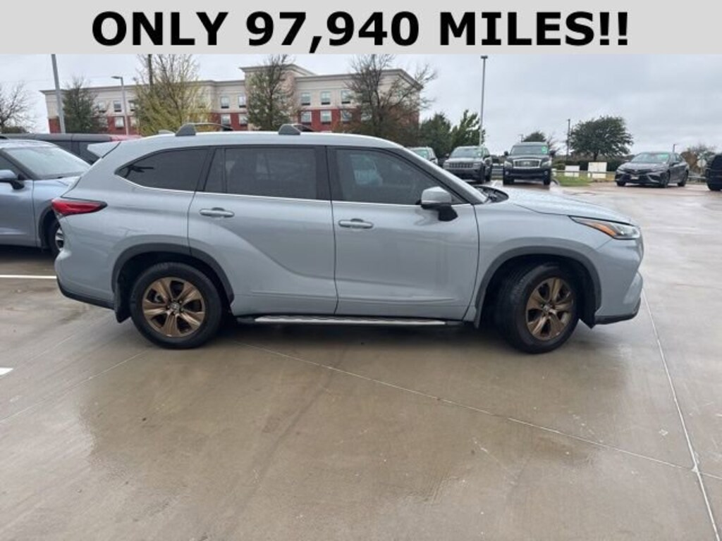 Used 2022 Toyota Highlander Hybrid Bronze Edition SUV
