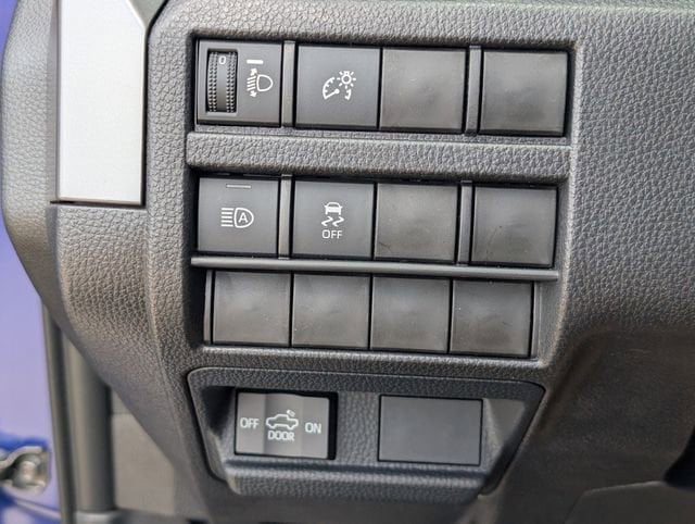 2025 Toyota Tacoma SR5 - Photo 19