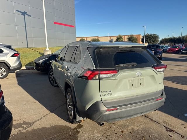 2019 Toyota RAV4 XLE Premium photo 4