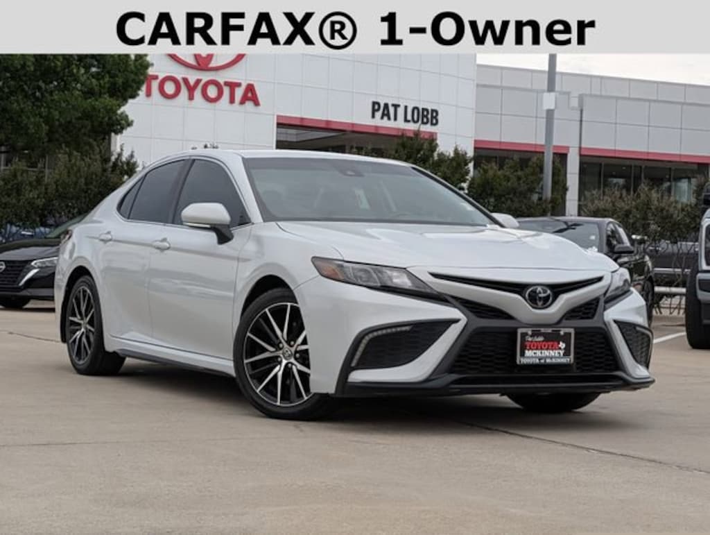 Used 2023 Toyota Camry SE Sedan