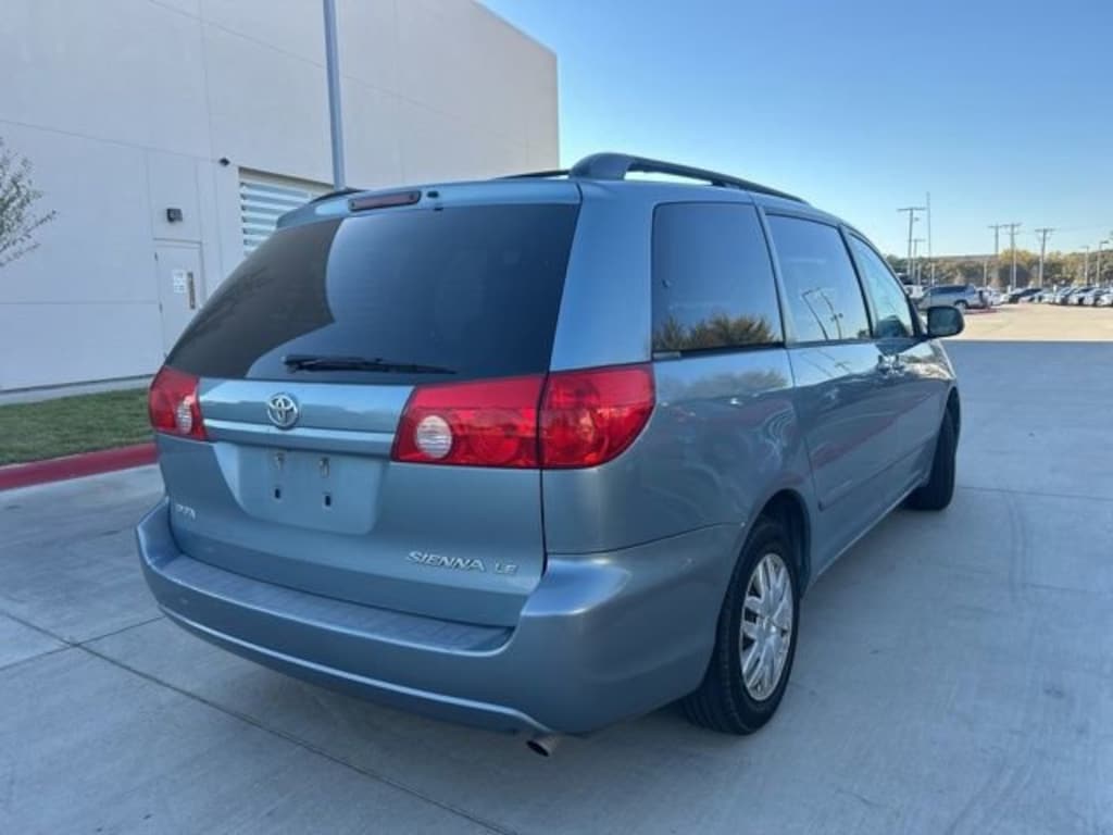 Used 2009 Toyota Sienna LE Van