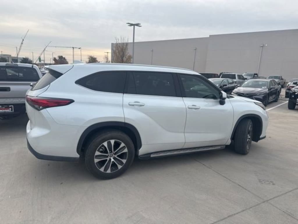 Used 2022 Toyota Highlander XLE SUV