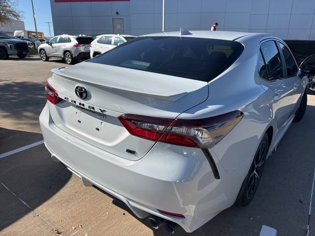 2024 Toyota Camry SE photo 3