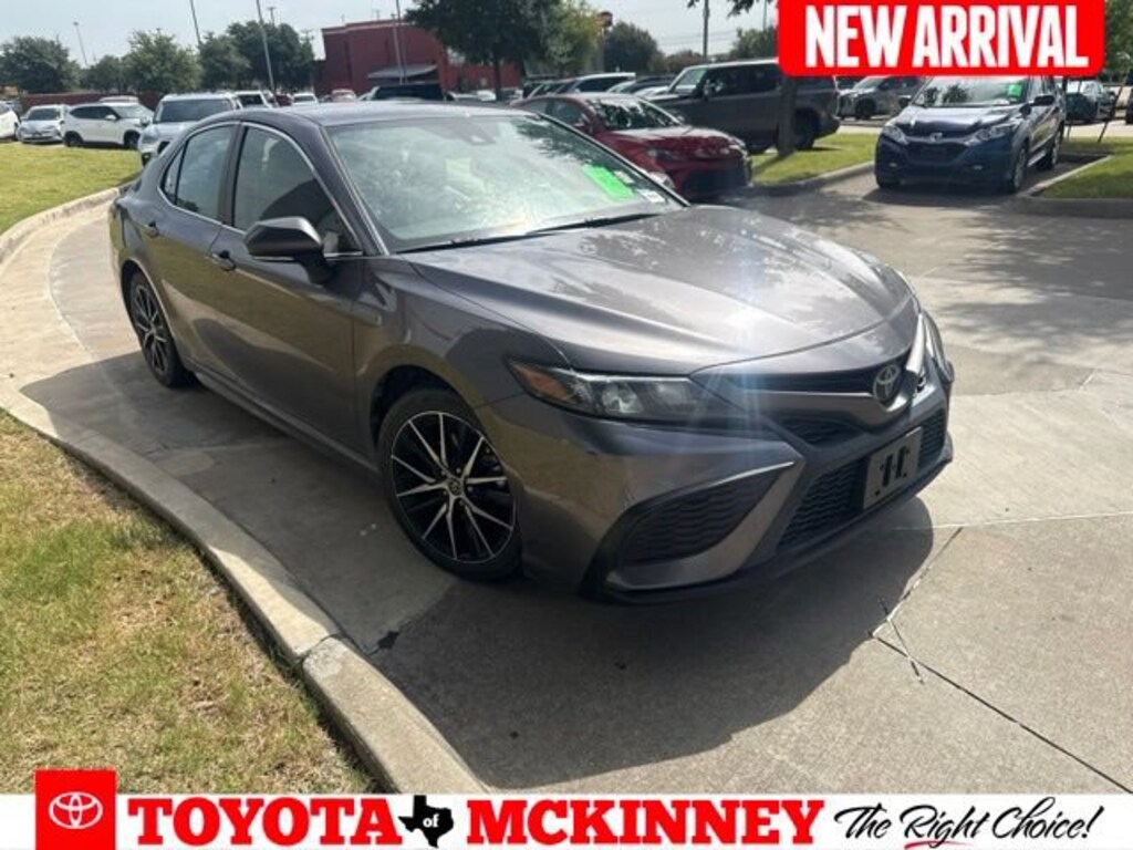 Used 2023 Toyota Camry SE Sedan