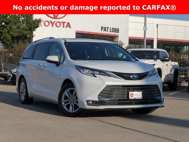 2023 Toyota Sienna Limited photo 2