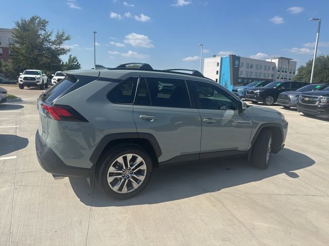 2023 Toyota RAV4 XLE Premium photo 3