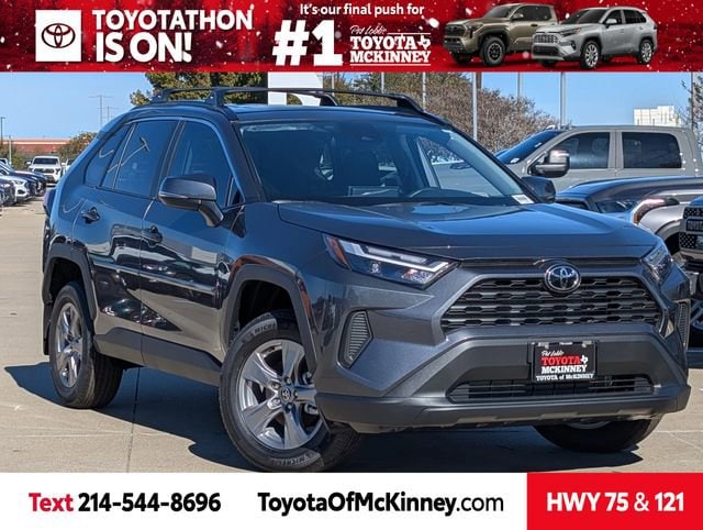 2025 Toyota RAV4 XLE's photo