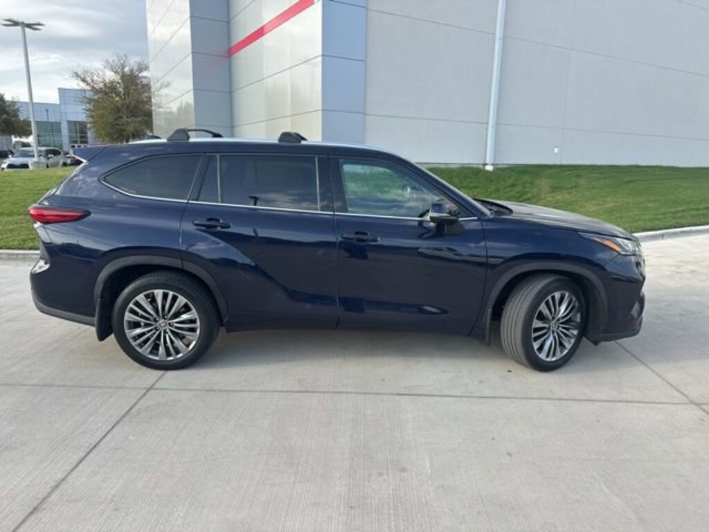 Used 2022 Toyota Highlander Platinum SUV