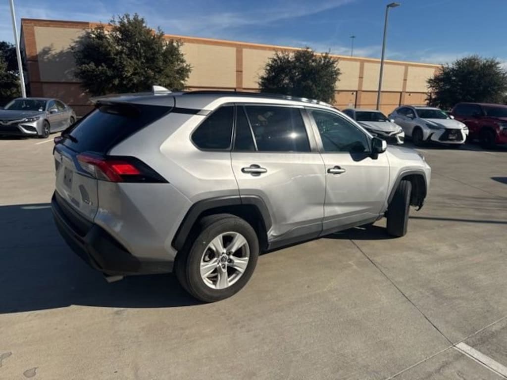 Used 2020 Toyota RAV4 XLE SUV