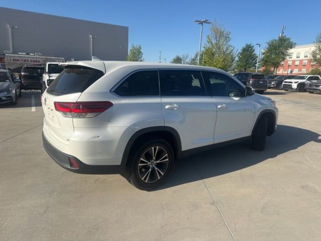 Used 2019 Toyota Highlander LE SUV