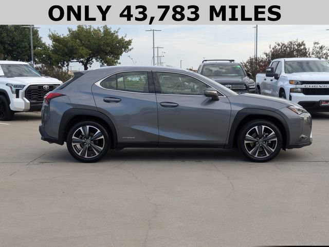 2020 Lexus UX 250h photo 3