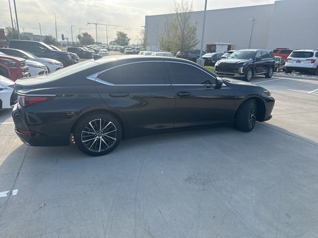 2022 Lexus ES 350 photo 3