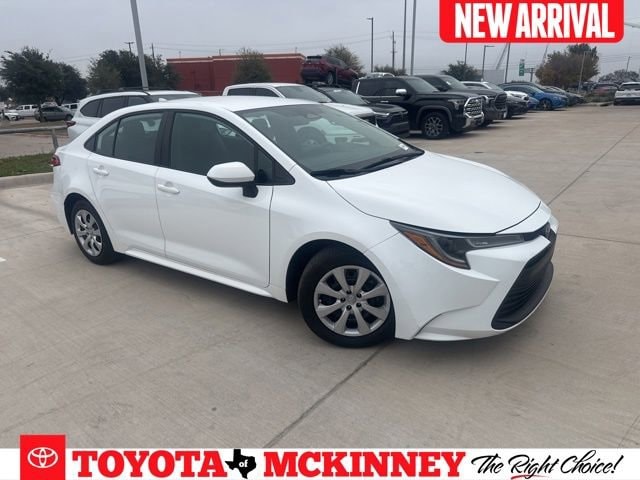 2024 Toyota Corolla LE's photo