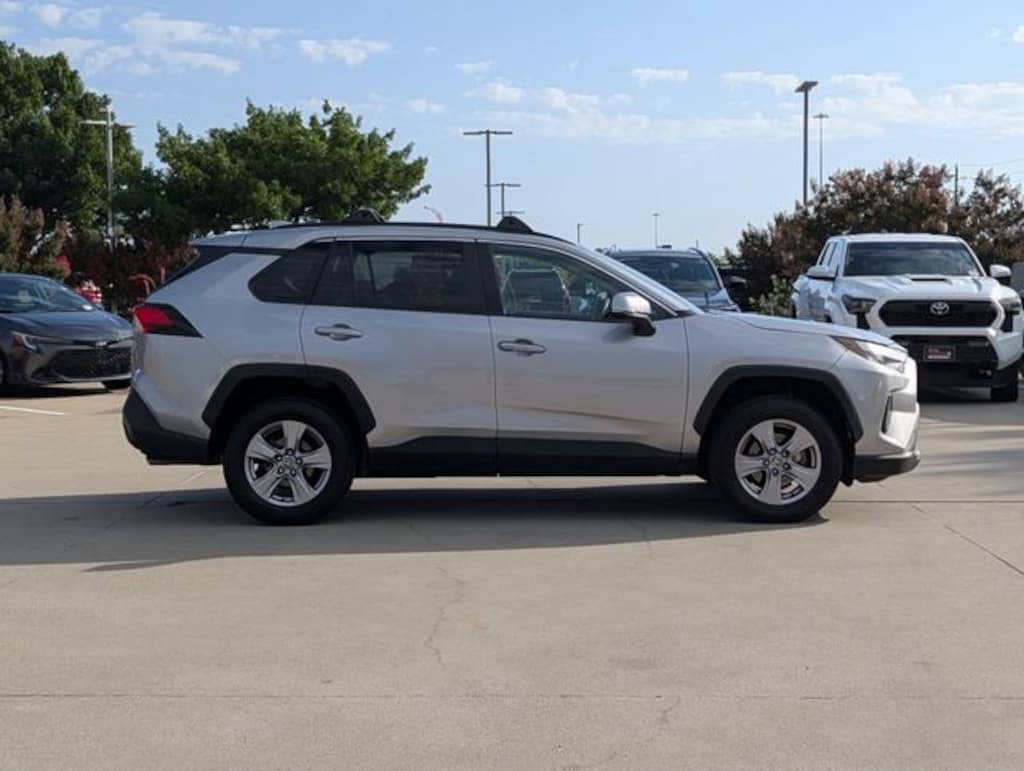 Used 2022 Toyota RAV4 XLE SUV