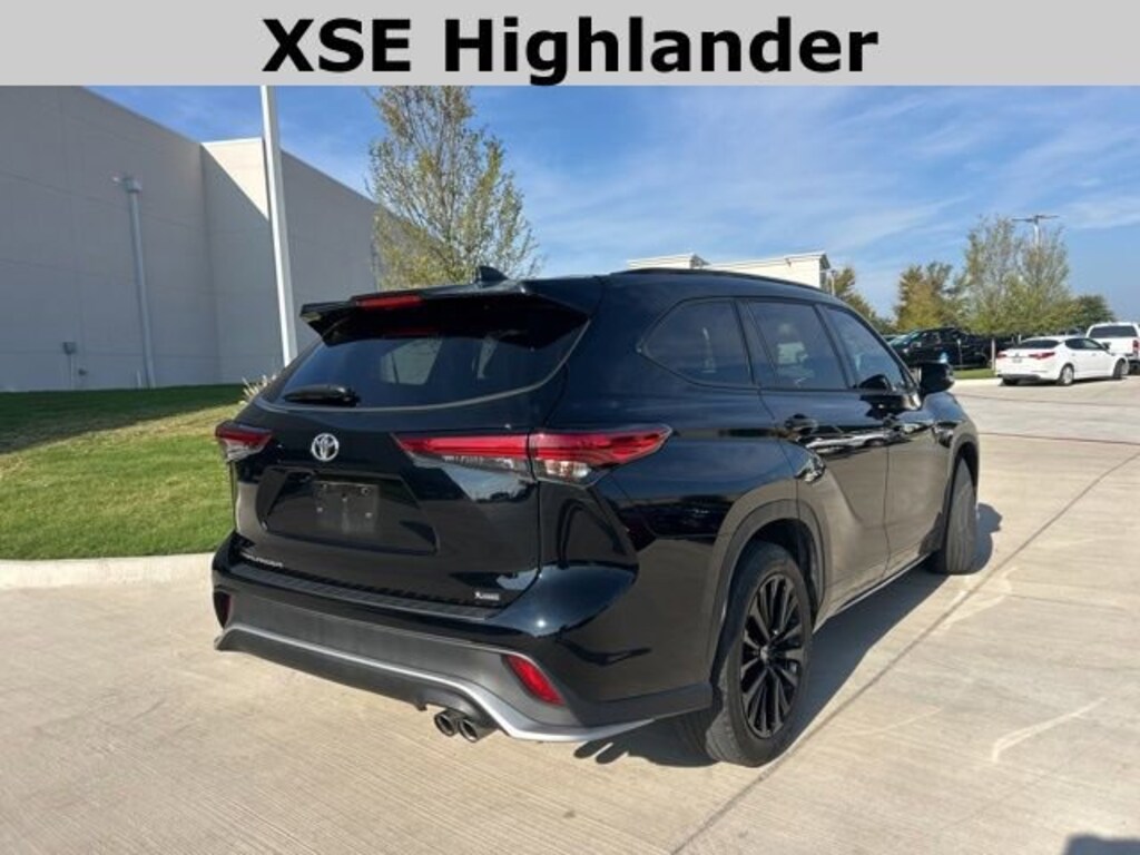 Used 2023 Toyota Highlander XSE SUV