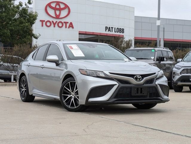 Used 2021 Toyota Camry SE with VIN 4T1G11AK8MU537386 for sale in Mckinney, TX