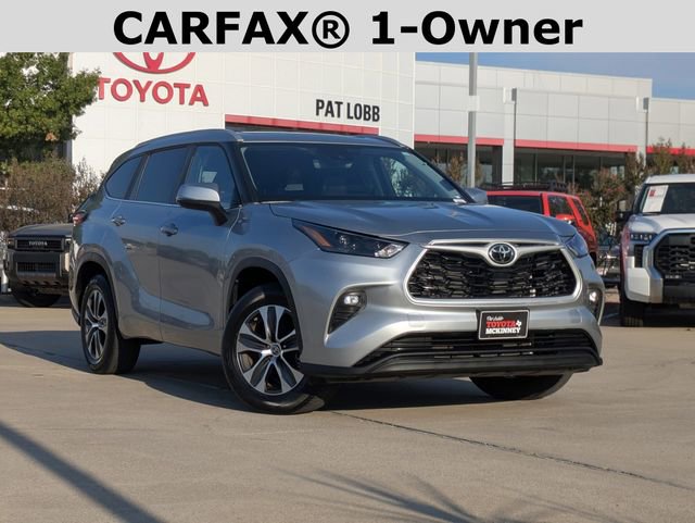 2023 Toyota Highlander XLE photo 2