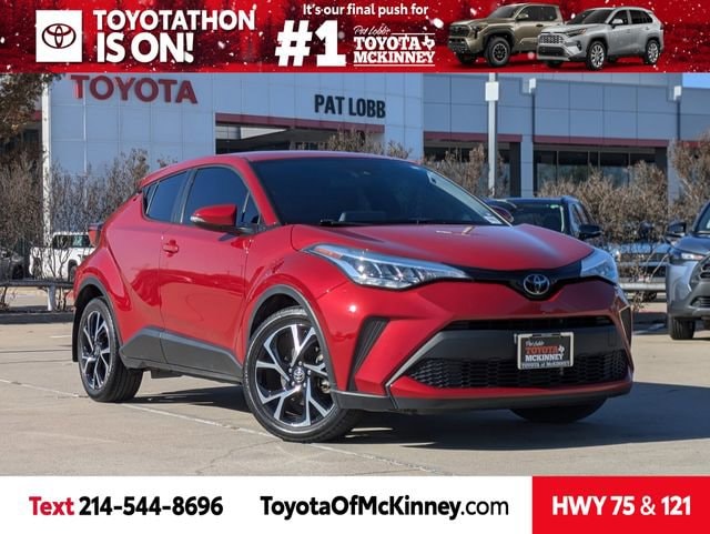 2022 Toyota C-HR XLE's photo