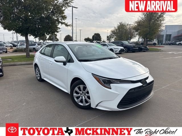2023 Toyota Corolla LE's photo