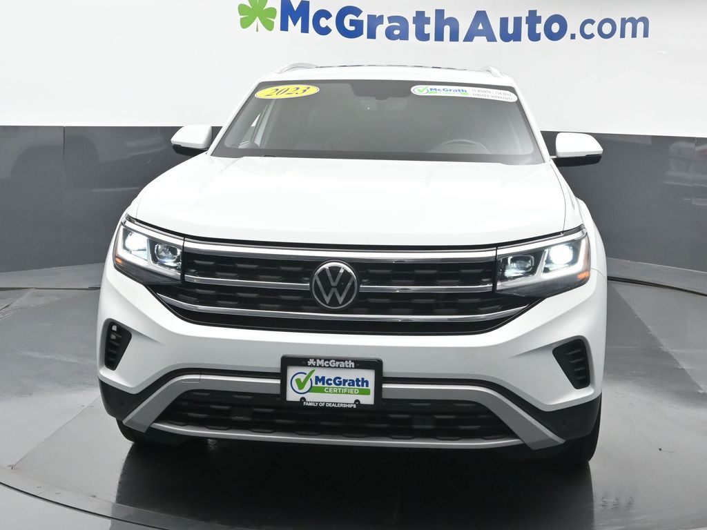 2023 Volkswagen Atlas Cross Sport SE Technology photo 3