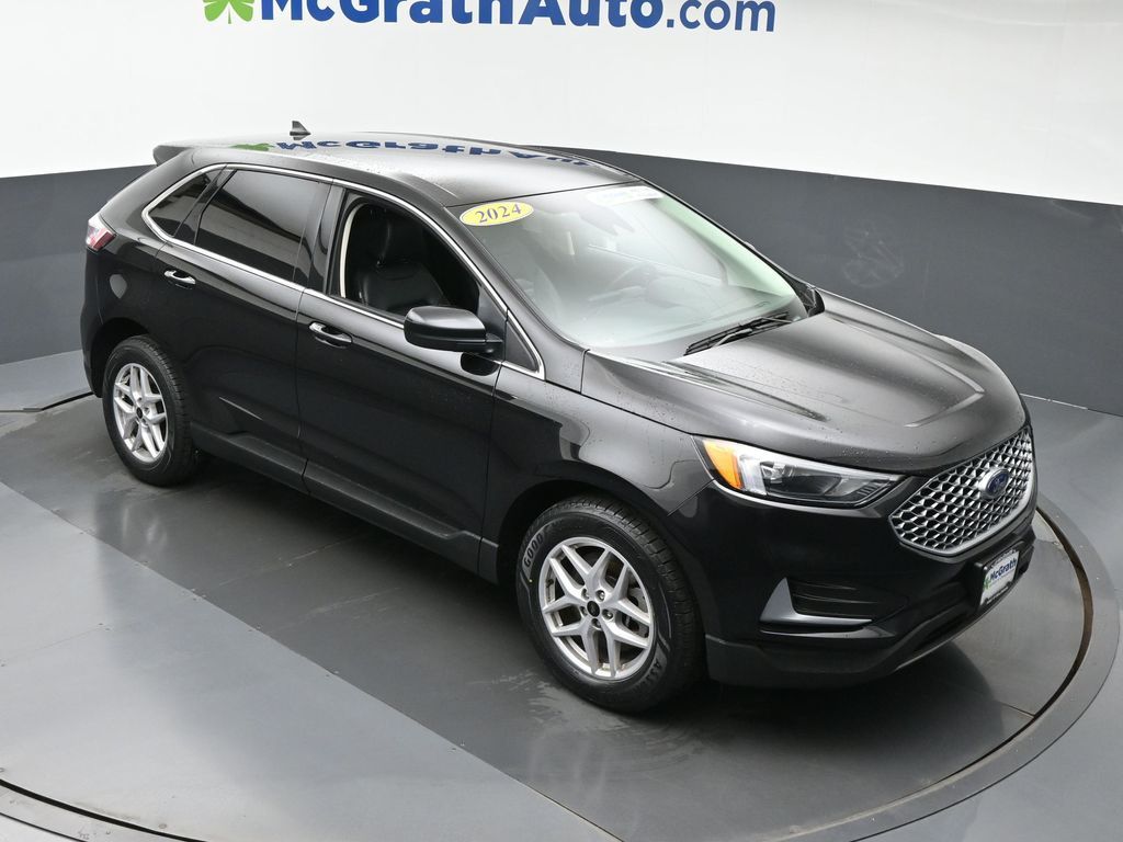 2024 Ford Edge SEL photo 2