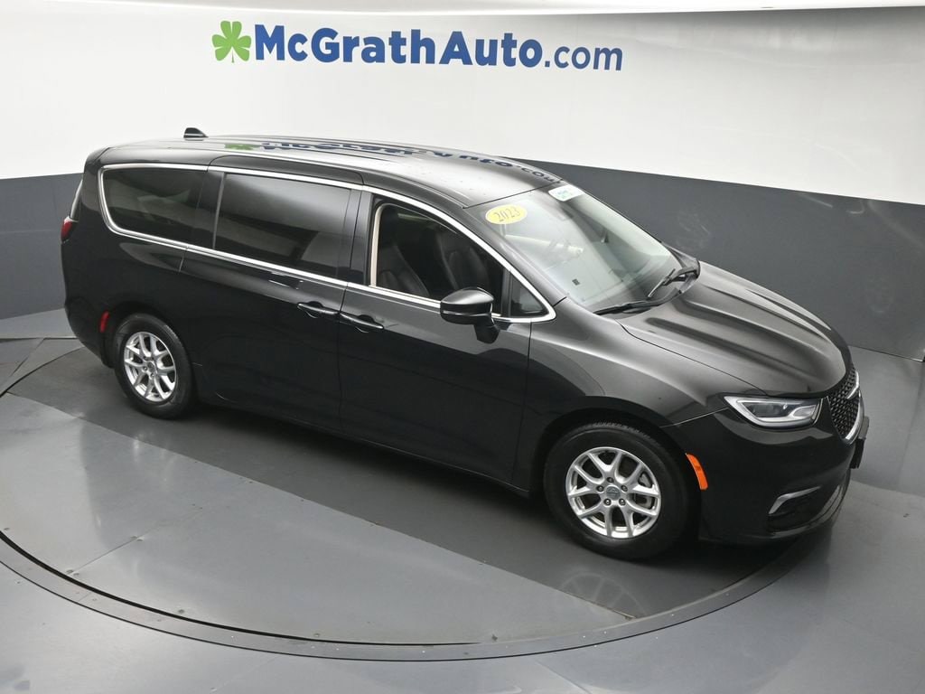 Certified 2023 Chrysler Pacifica Touring L Minivan/Van