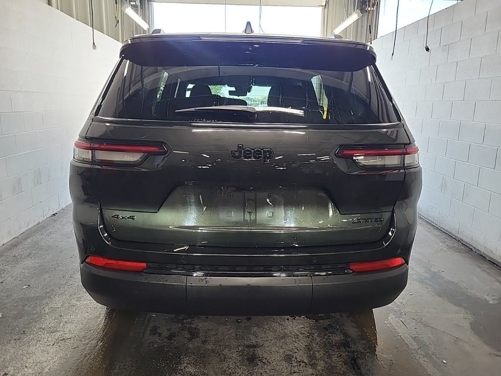 2024 Jeep Grand Cherokee Limited photo 2