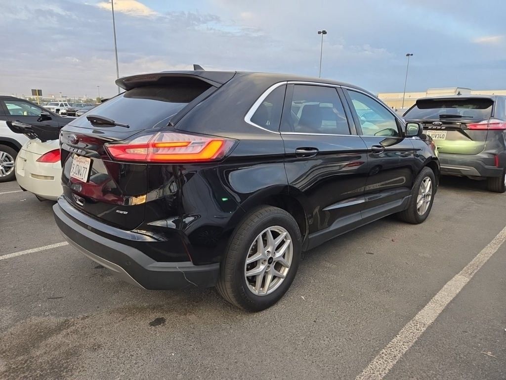 2024 Ford Edge SEL photo 2